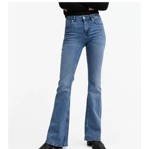 NWT Macy’s Mango Medium Rise Flare Jeans Size 22 (Long)